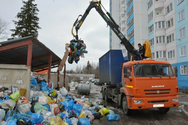 Вывоз бытового мусора в Кохме с погрузкой в октябре