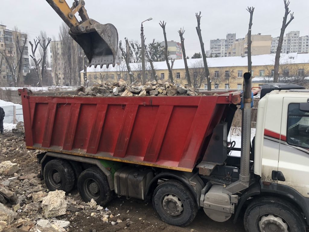 Вывоз мусора Камазом в Кохме в октябре