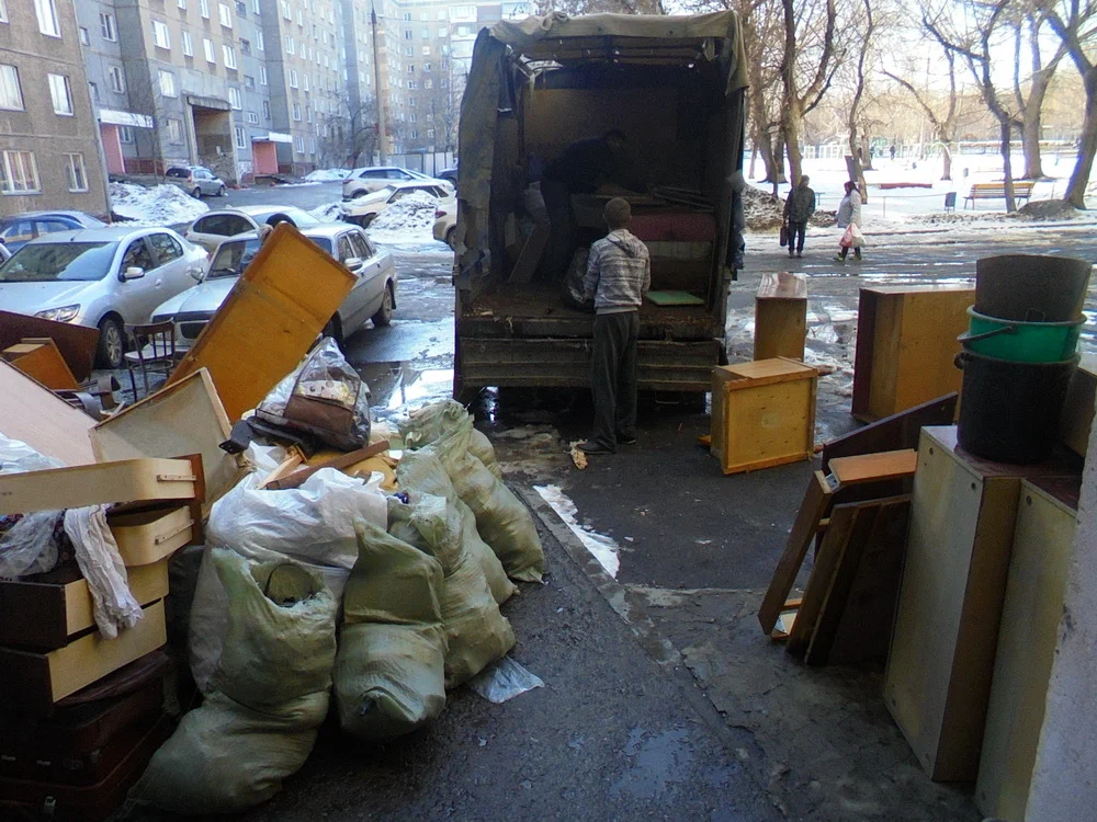Вывоз мусора из подвала с утилизацией в Кохме в октябре