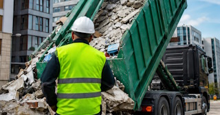 Вывоз строительного мусора в Кохме: услуги лицензированной компании — ПроМусор
